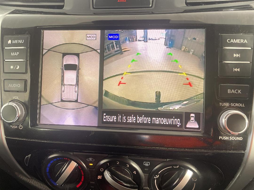 Photo '26' of Nissan Navara