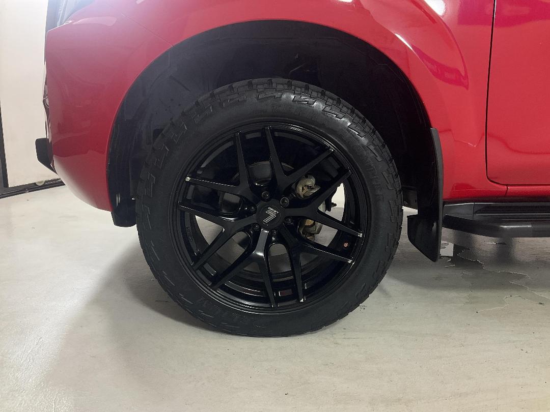 Photo '10' of Nissan Navara