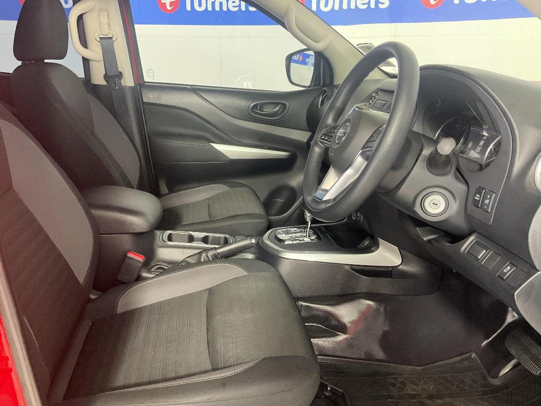 Photo '16' of Nissan Navara