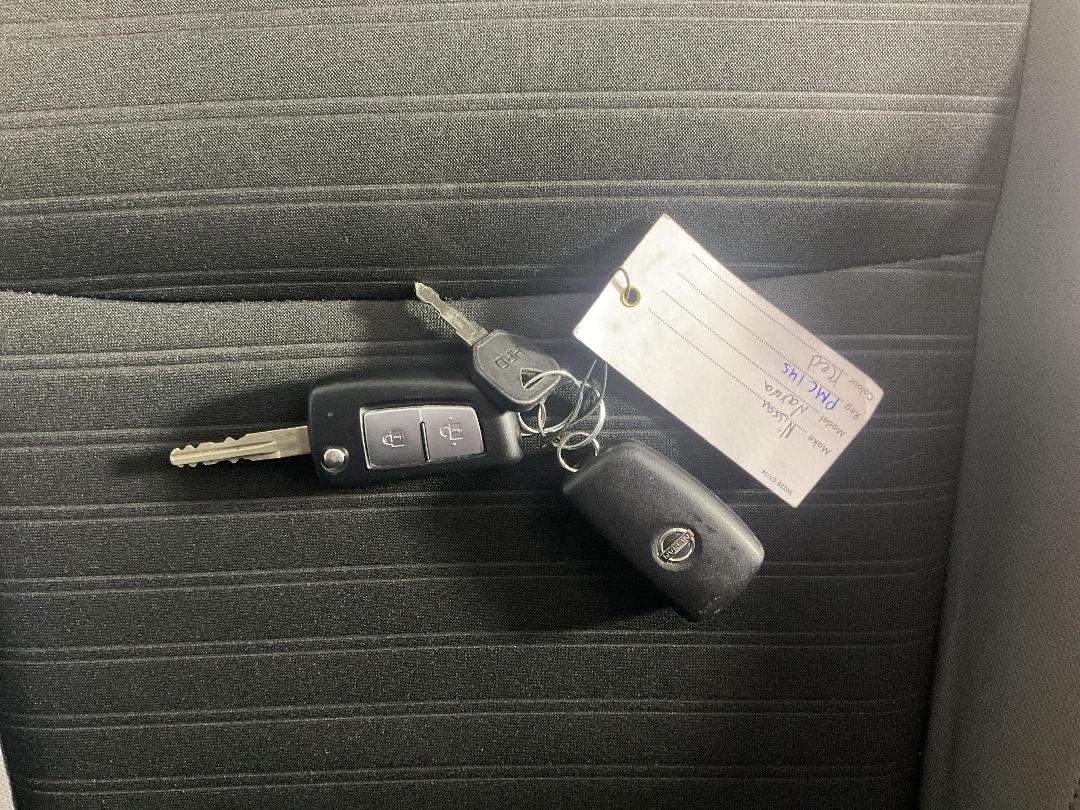 Photo '22' of Nissan Navara