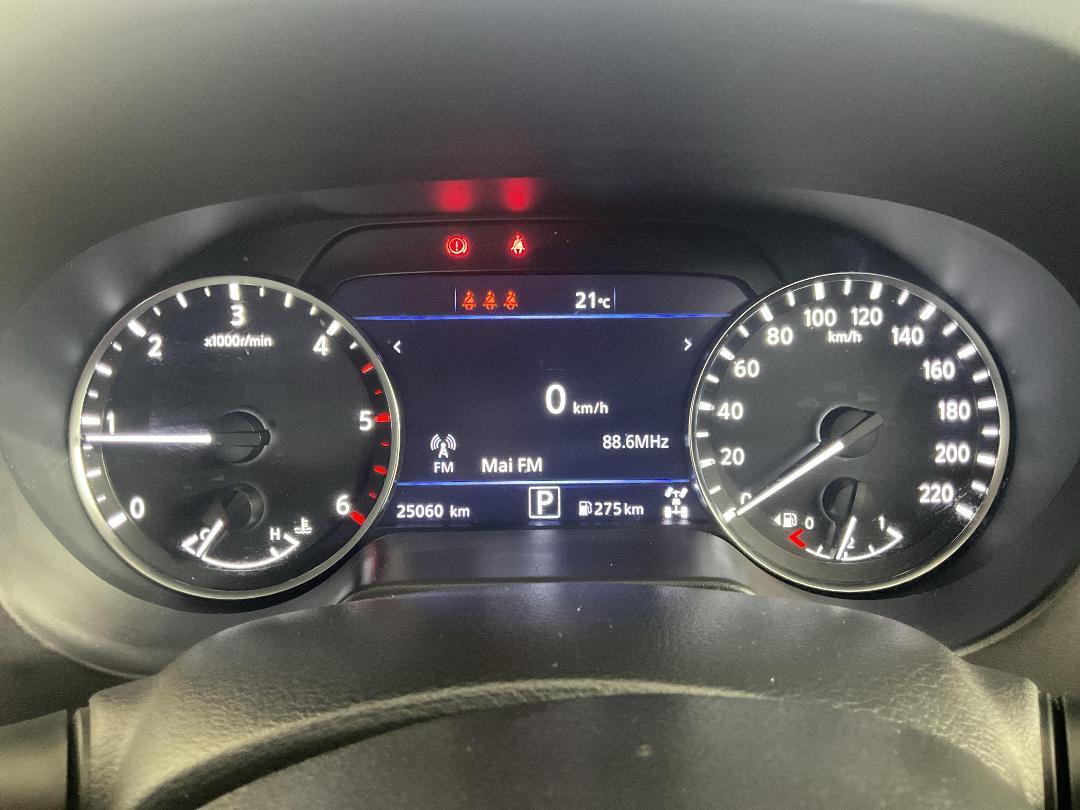 Photo '21' of Nissan Navara