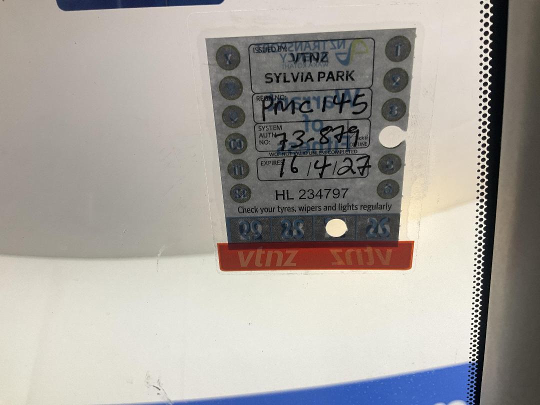 Photo '24' of Nissan Navara