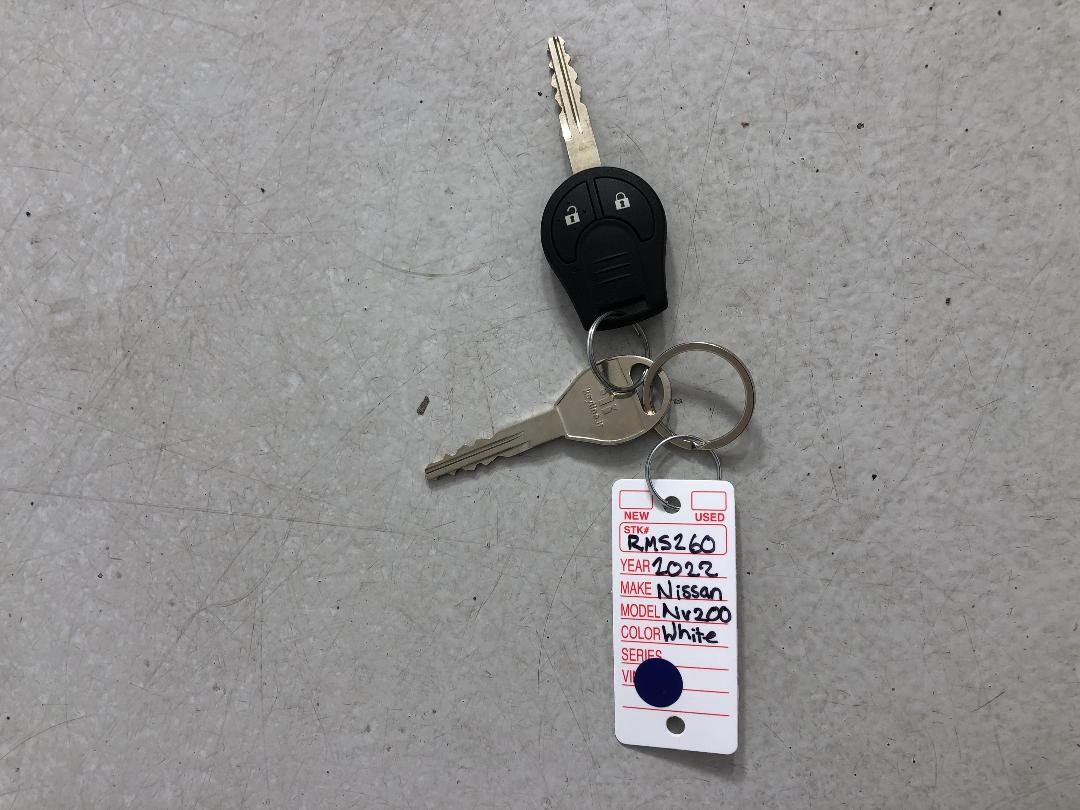 Photo '22' of Nissan NV200