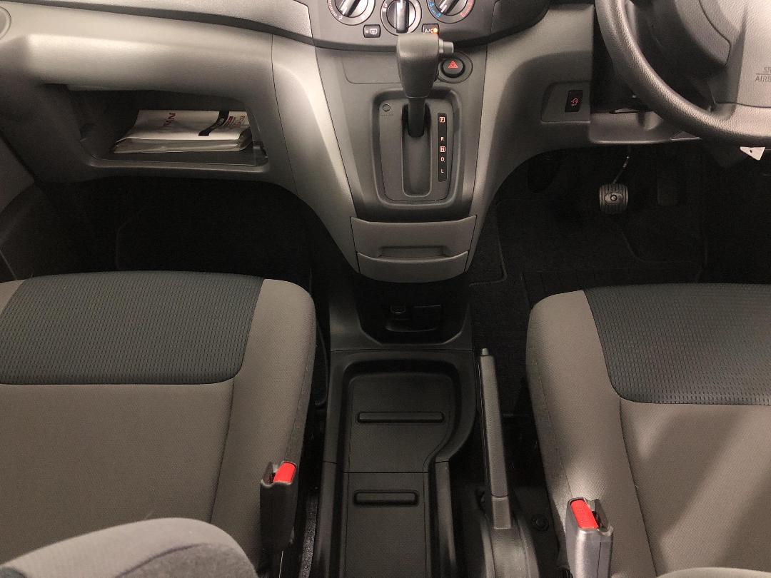 Photo '18' of Nissan NV200