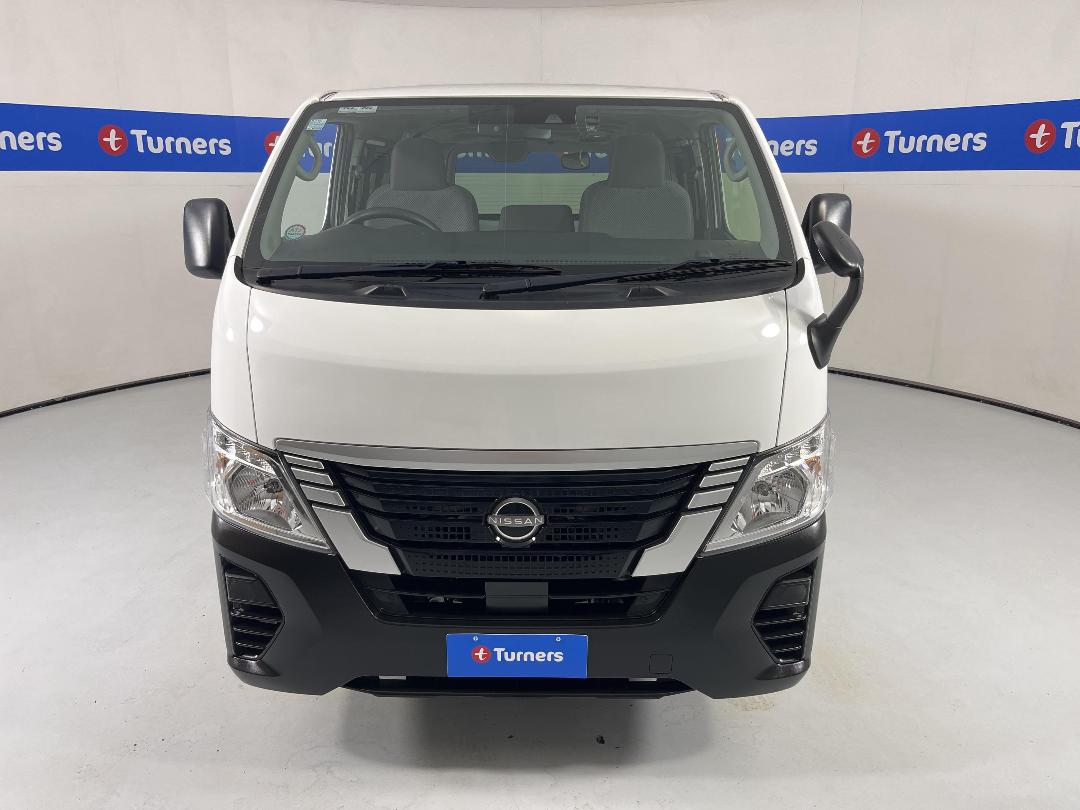 Photo '2' of Nissan NV350