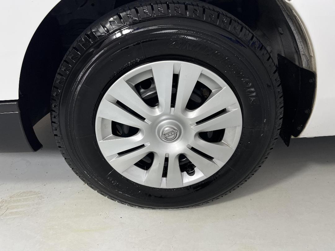 Photo '10' of Nissan NV350