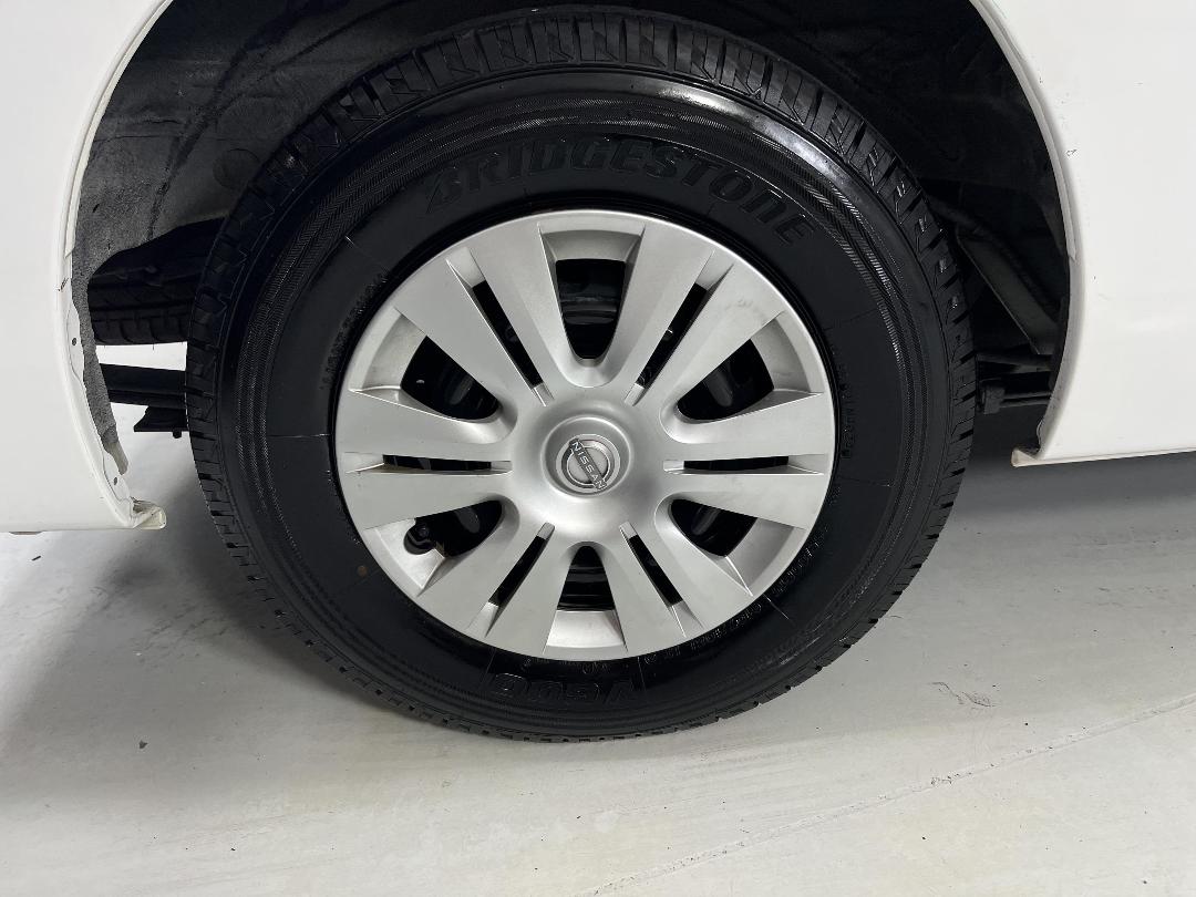 Photo '12' of Nissan NV350