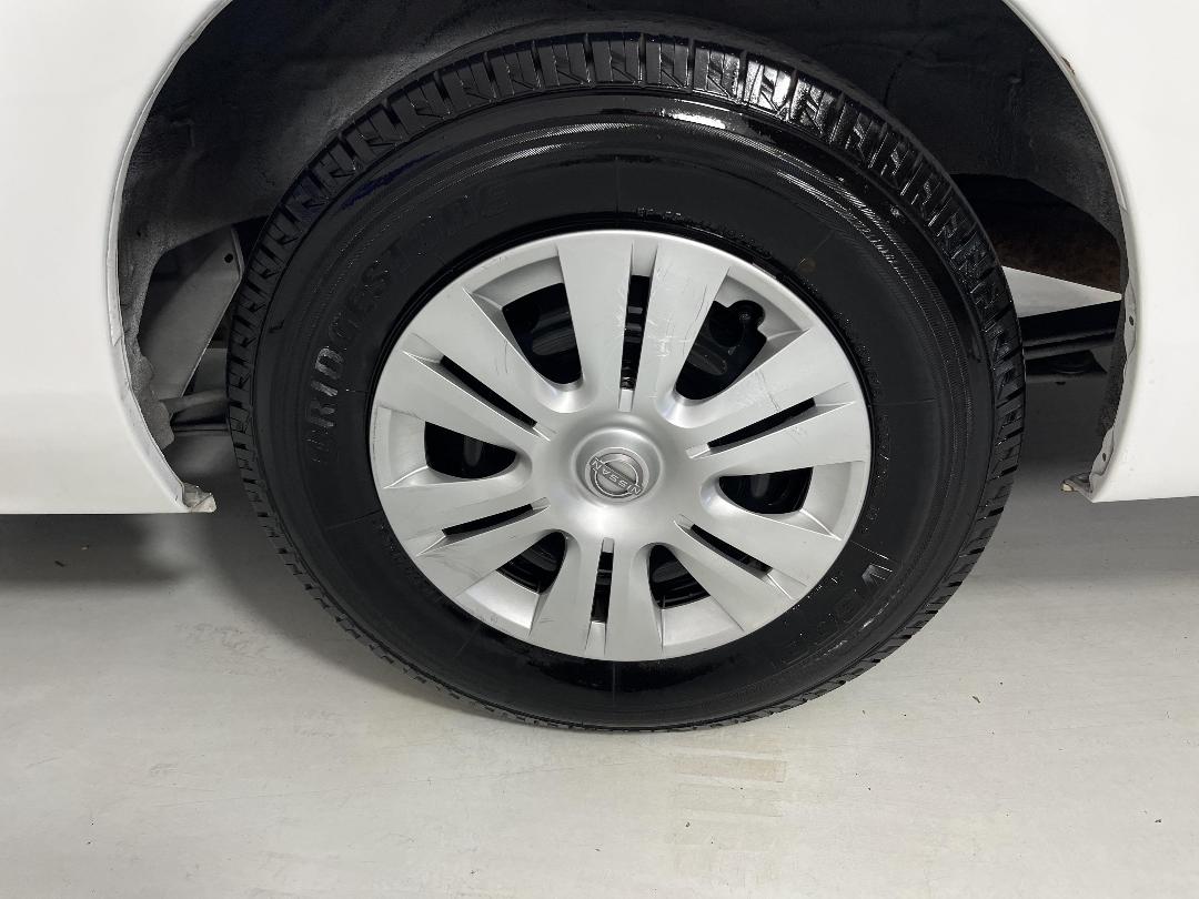 Photo '11' of Nissan NV350