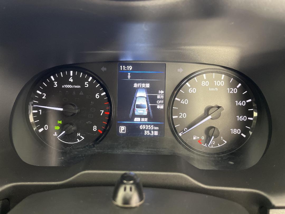 Photo '20' of Nissan NV350