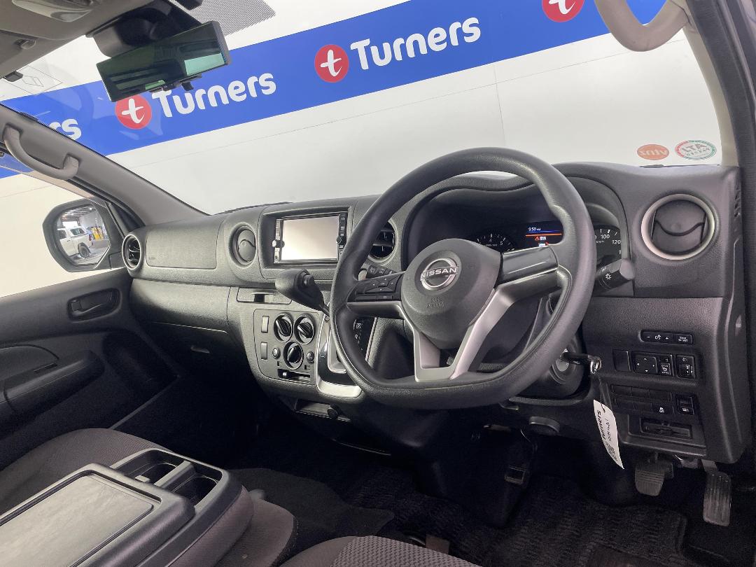 Photo '17' of Nissan NV350 Photo '17' of Nissan NV350