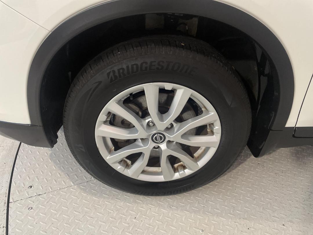 Photo '10' of Nissan X-Trail