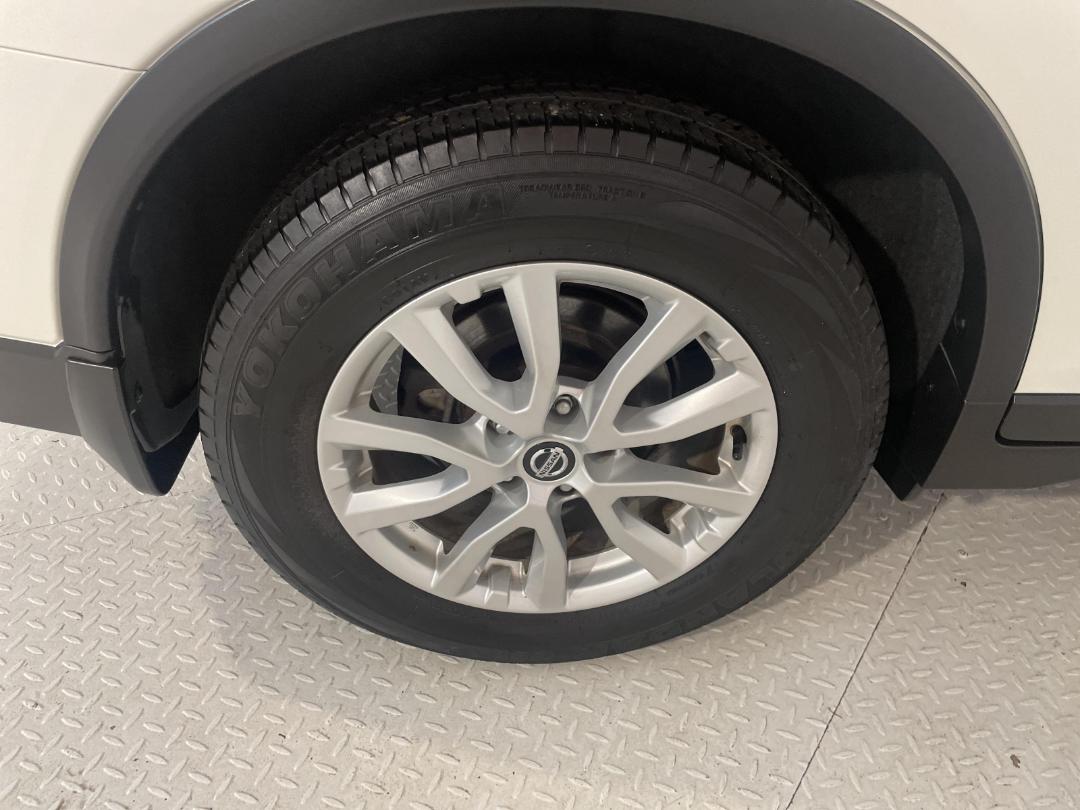 Photo '12' of Nissan X-Trail