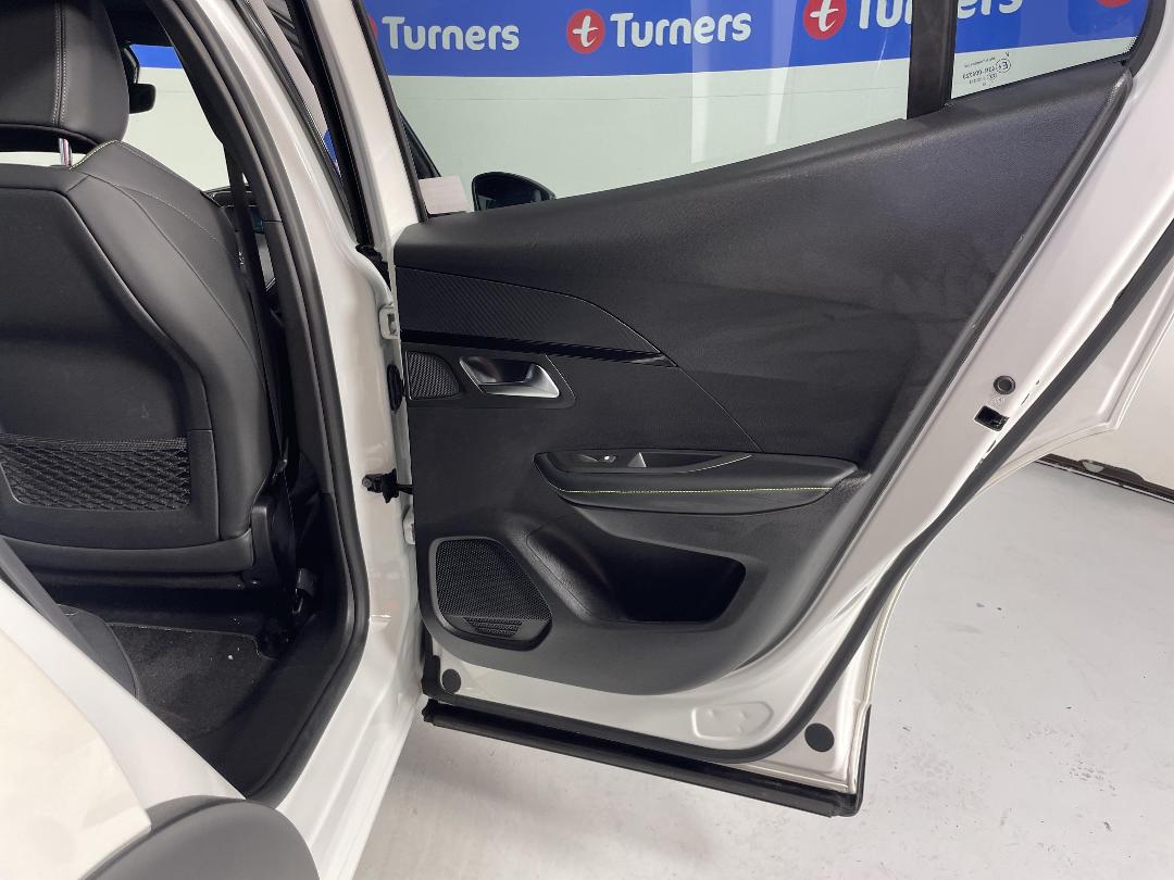 Photo '19' of Peugeot 2008