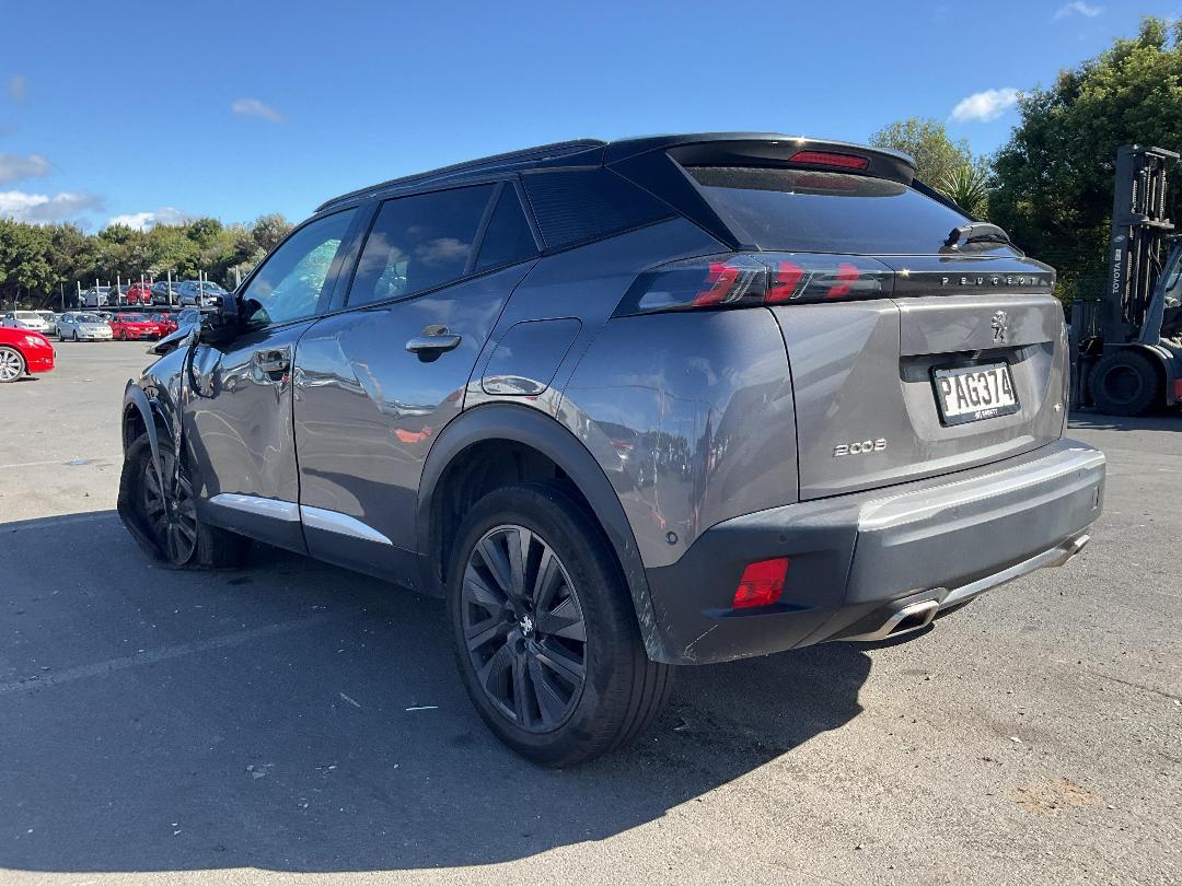 Photo '4' of Peugeot 2008 GT Photo '4' of Peugeot 2008 GT