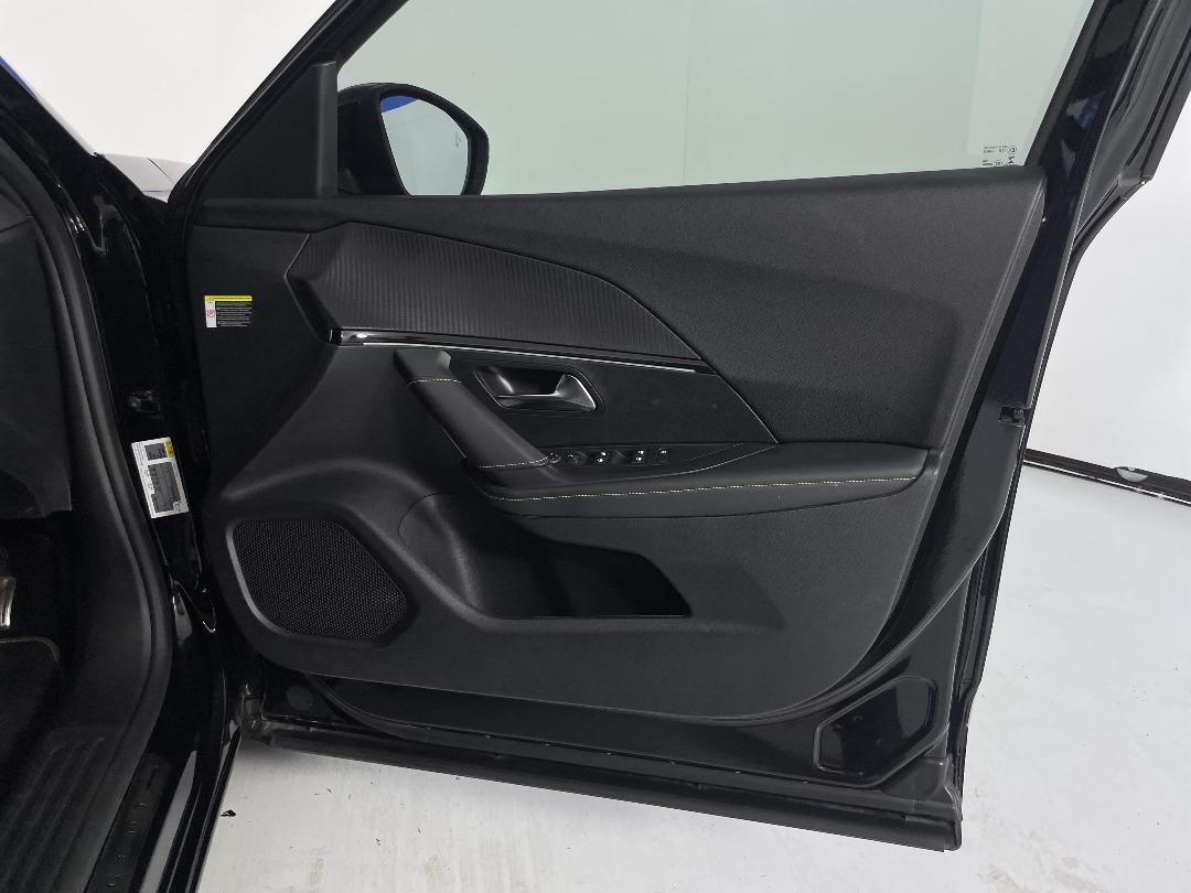 Photo '15' of Peugeot 2008