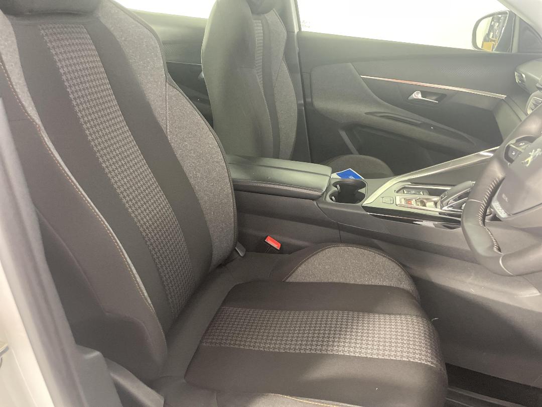 Photo '16' of Peugeot 3008