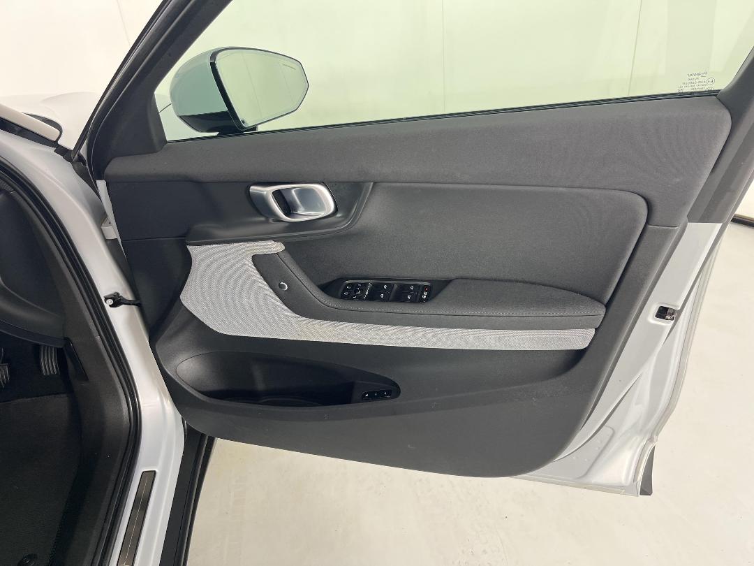 Photo '15' of Polestar Polestar 2