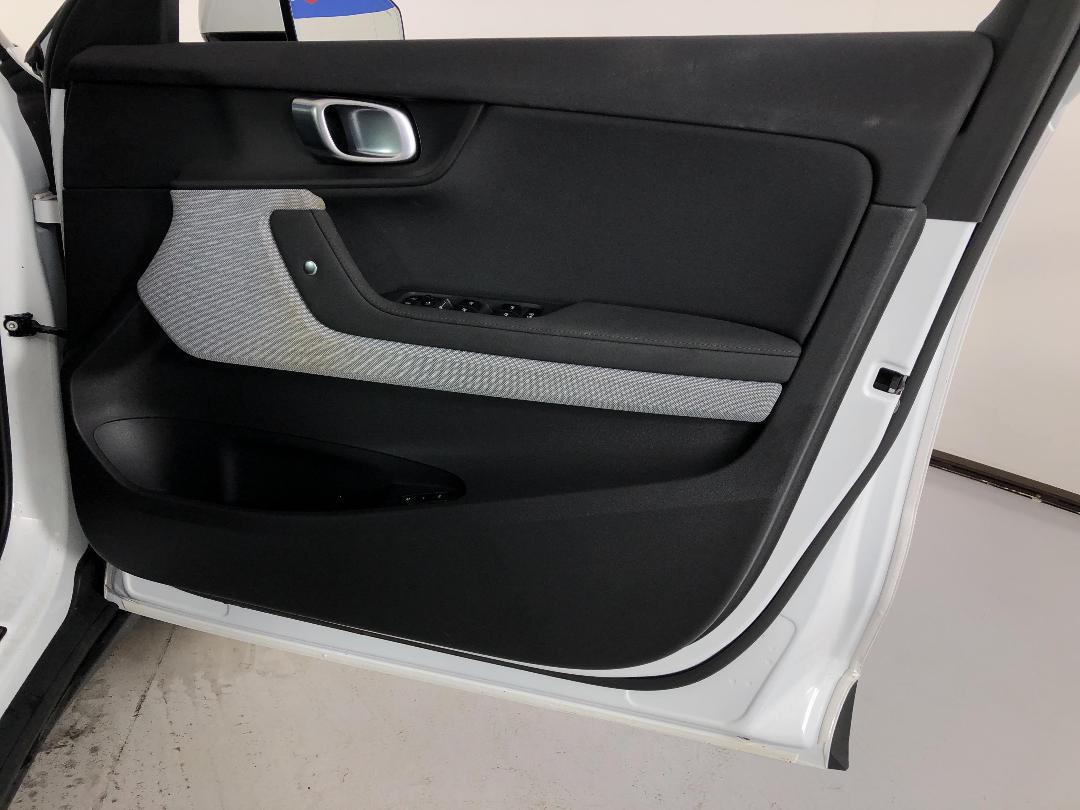 Photo '15' of Polestar Polestar 2 Photo '15' of Polestar Polestar 2