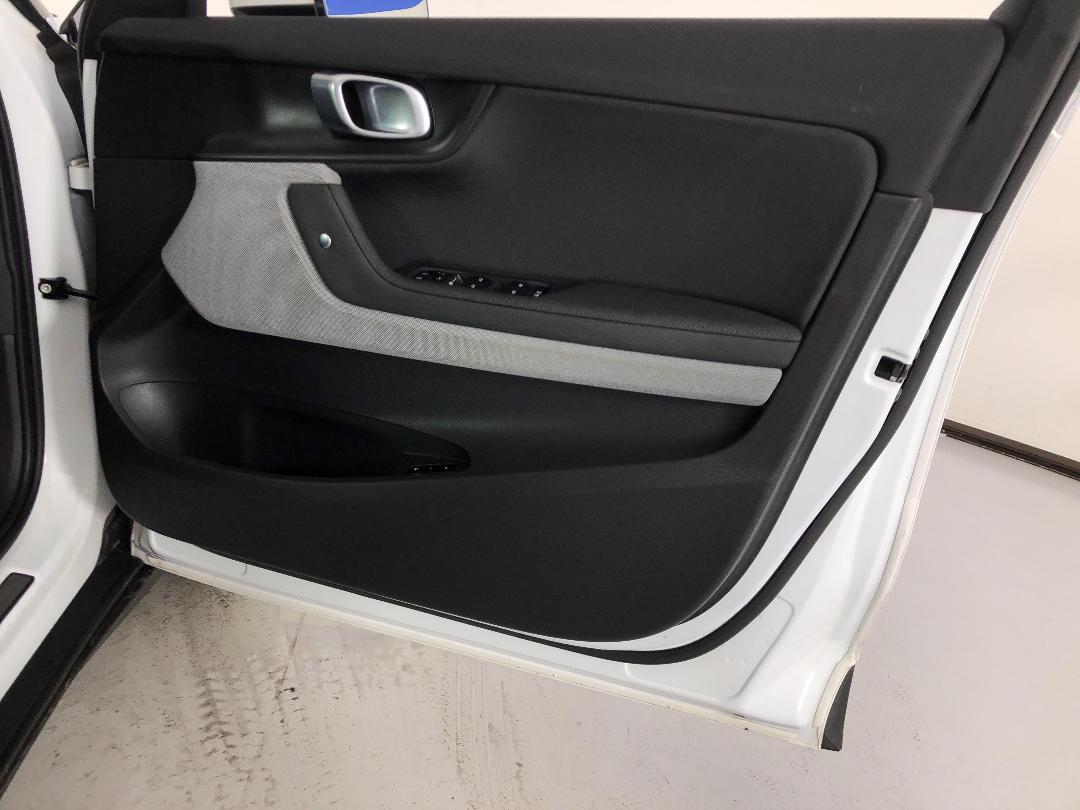 Photo '15' of Polestar Polestar 2