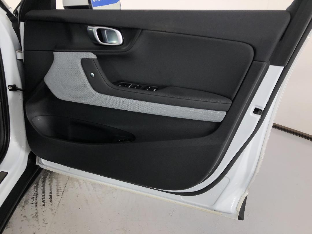 Photo '15' of Polestar Polestar 2