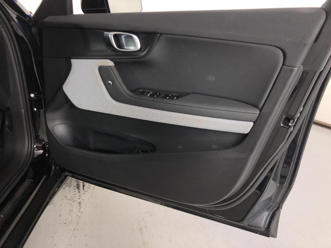 Photo '15' of Polestar Polestar 2