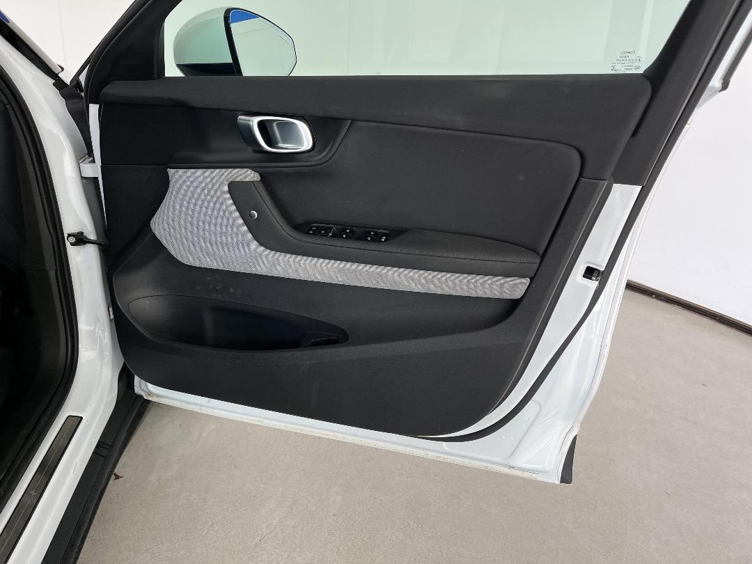 Photo '15' of Polestar Polestar 2