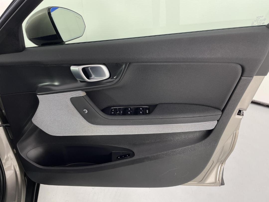 Photo '15' of Polestar Polestar 2