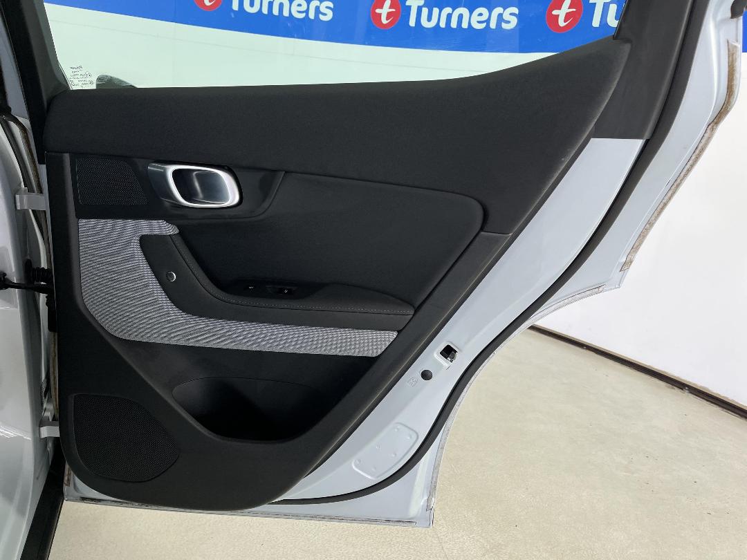 Photo '19' of Polestar Polestar 2 Photo '19' of Polestar Polestar 2