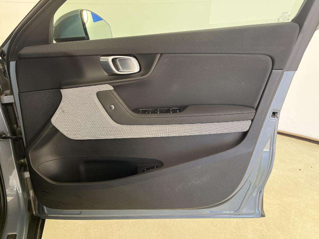 Photo '15' of Polestar Polestar 2 Photo '15' of Polestar Polestar 2