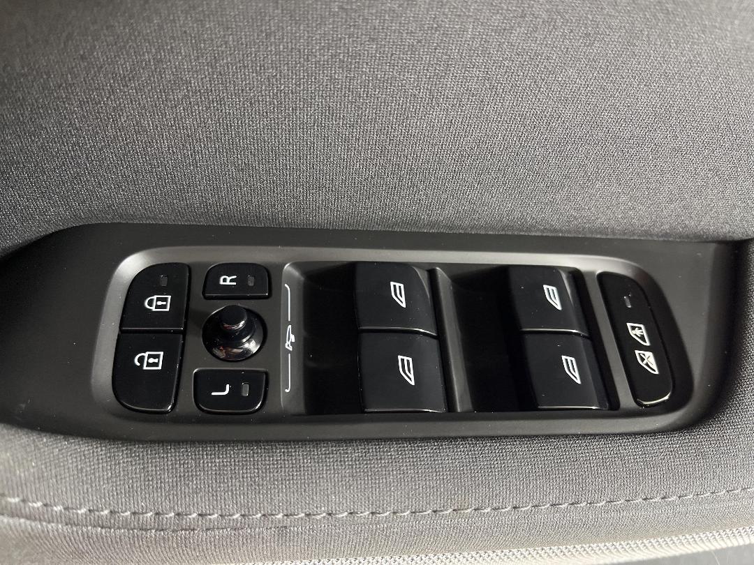 Photo '26' of Polestar Polestar 2 Photo '26' of Polestar Polestar 2