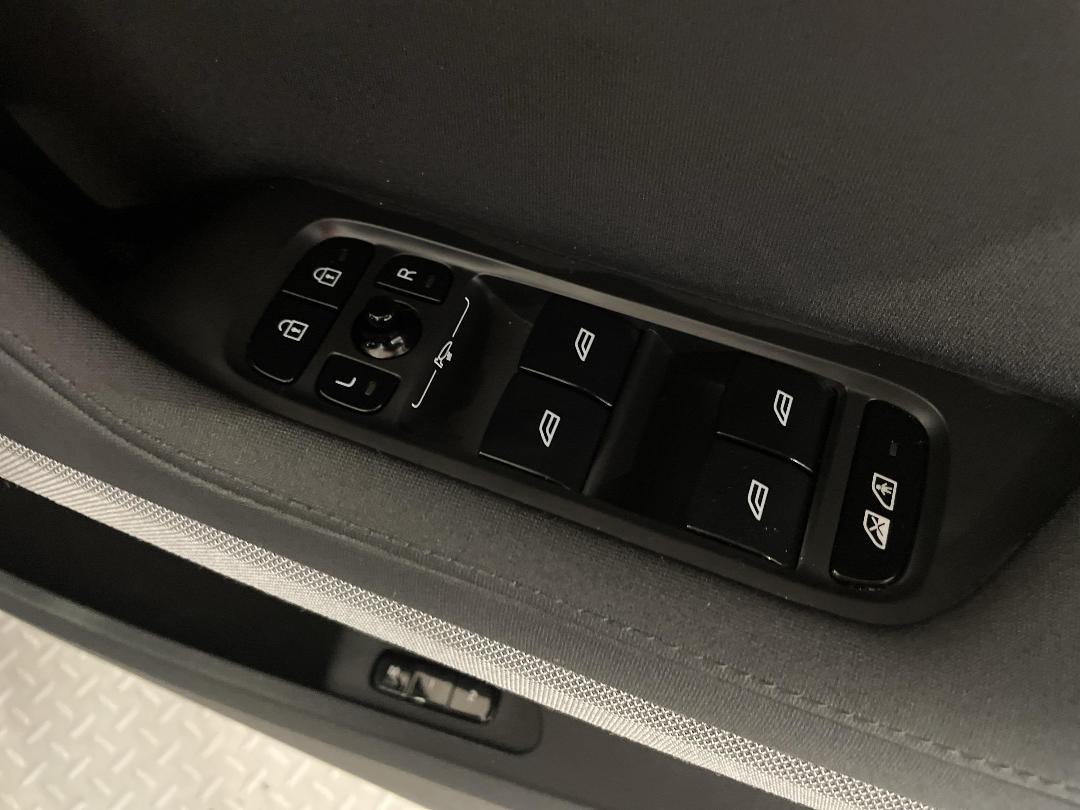 Photo '24' of Polestar Polestar 2