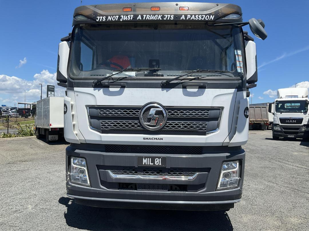 Photo '10' of Shacman X3000 Cab Chassis Photo '10' of Shacman X3000 Cab Chassis