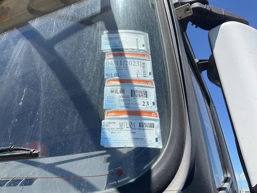 Photo '32' of Shacman X3000 Cab Chassis Photo '32' of Shacman X3000 Cab Chassis