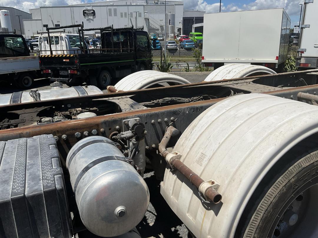 Photo '29' of Shacman X3000 Cab Chassis Photo '29' of Shacman X3000 Cab Chassis