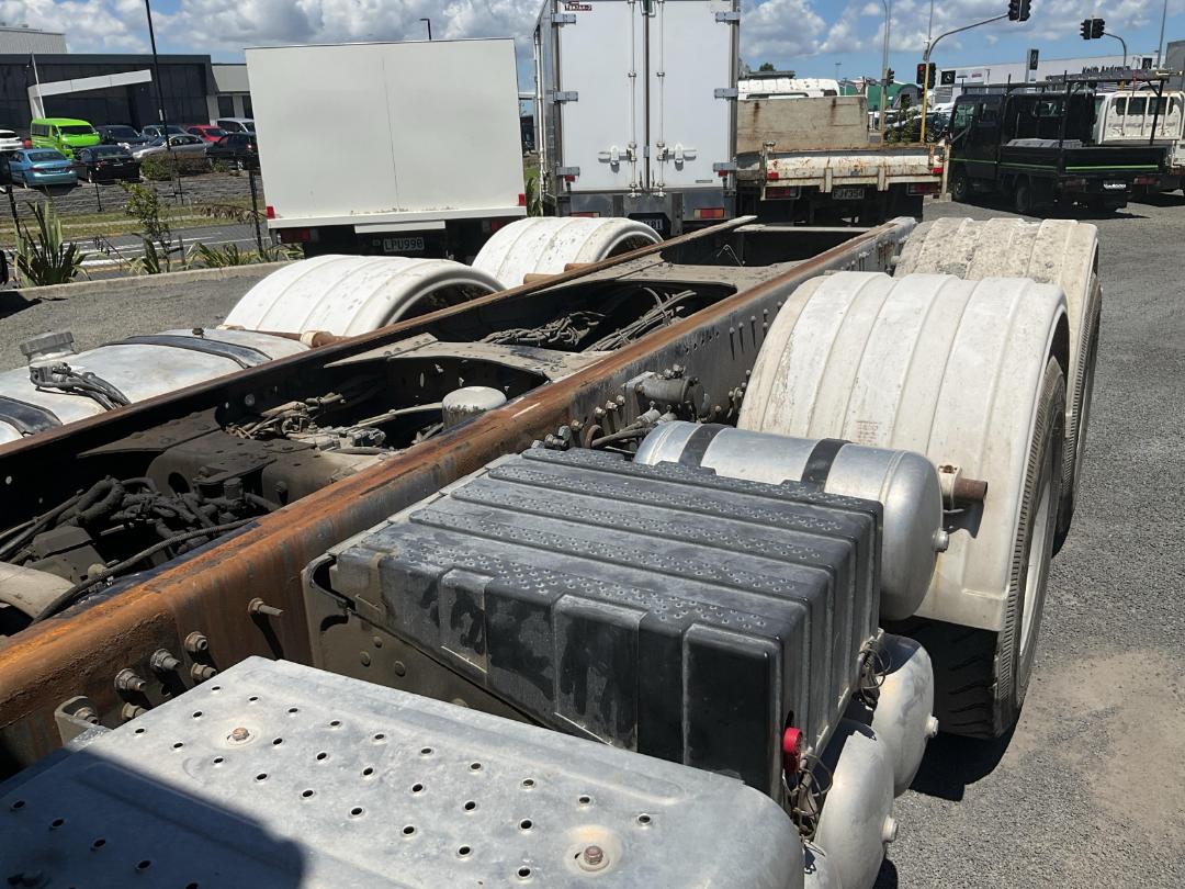 Photo '26' of Shacman X3000 Cab Chassis Photo '26' of Shacman X3000 Cab Chassis