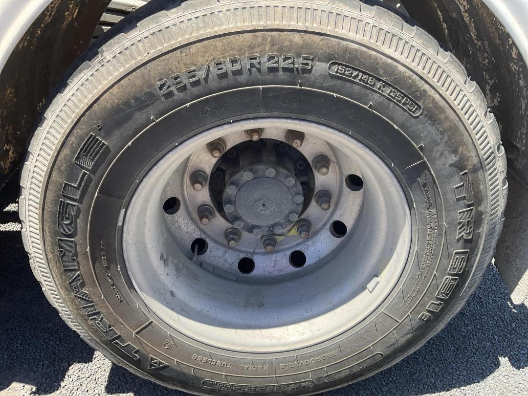 Photo '39' of Shacman X3000 Cab Chassis Photo '39' of Shacman X3000 Cab Chassis