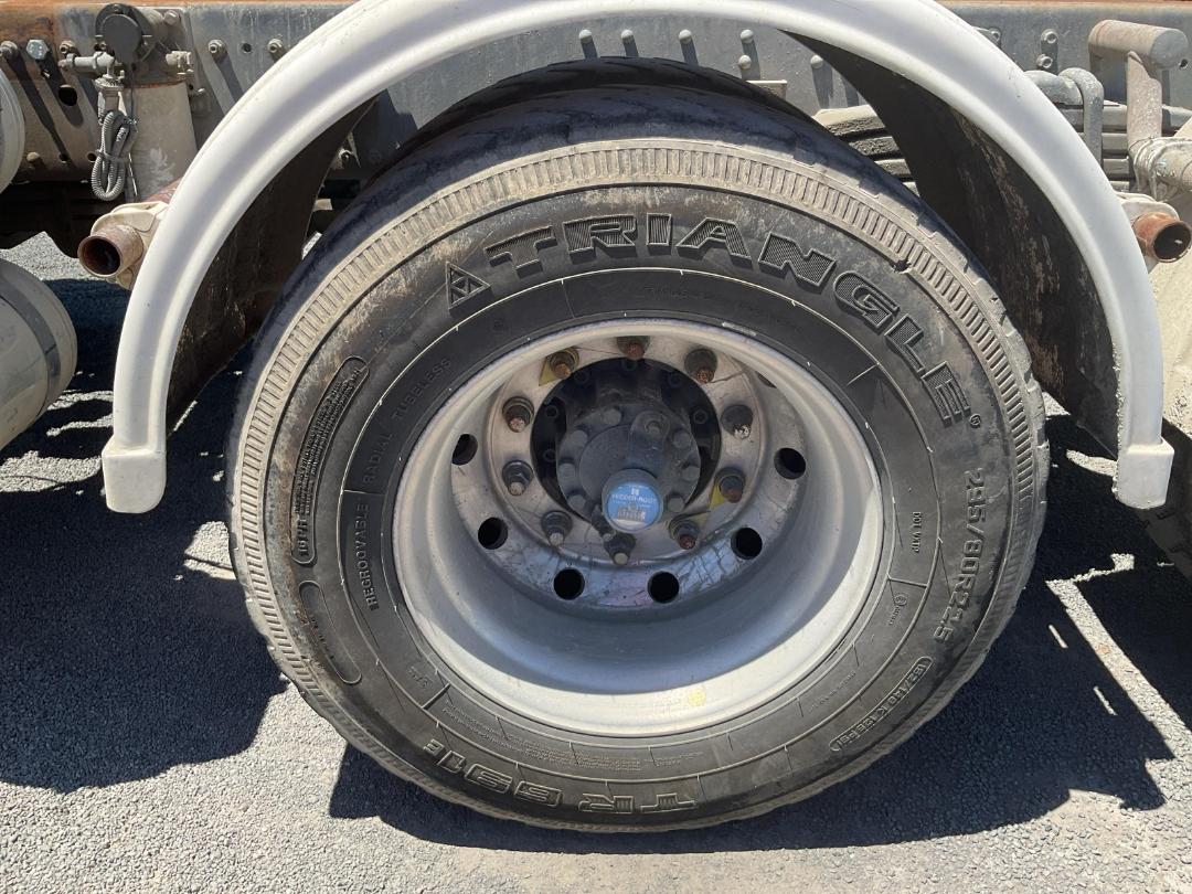 Photo '40' of Shacman X3000 Cab Chassis Photo '40' of Shacman X3000 Cab Chassis