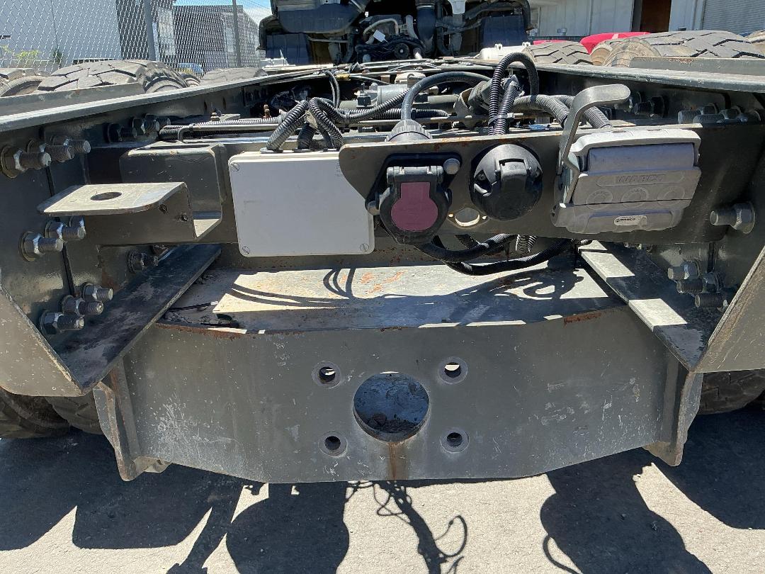 Photo '21' of Sinotruk C7 Cab Chassis