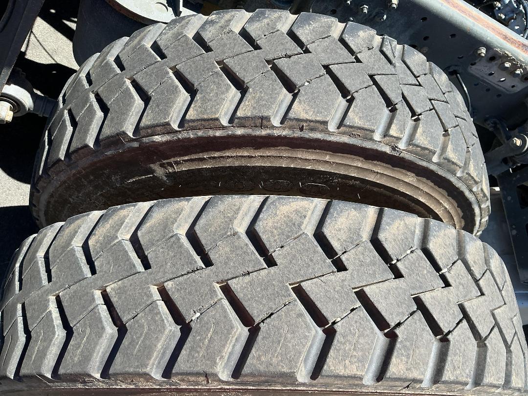 Photo '30' of Sinotruk C7 Cab Chassis