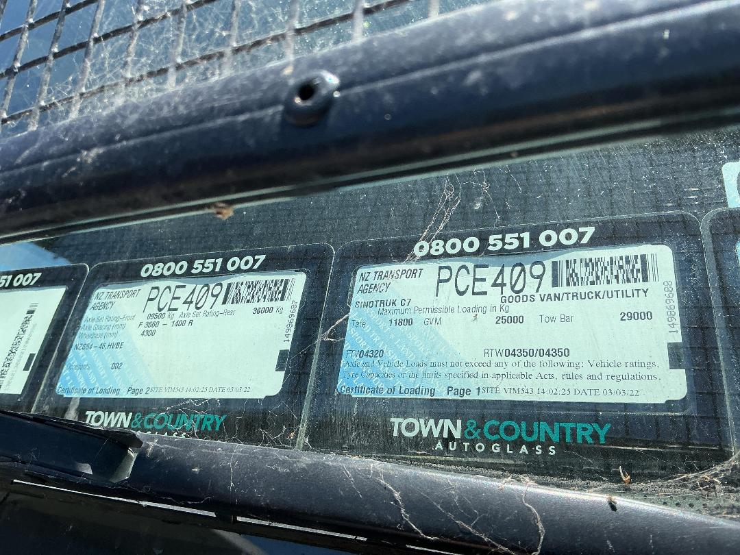 Photo '19' of Sinotruk C7 Cab Chassis