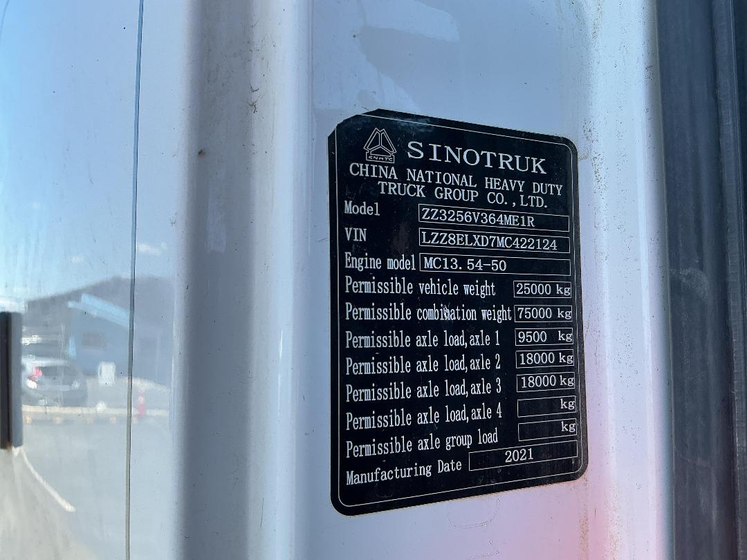 Photo '26' of Sinotruk C7 Cab Chassis