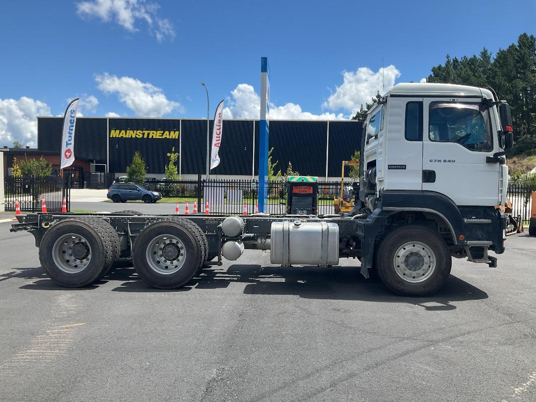 Photo '3' of Sinotruk C7 Cab Chassis