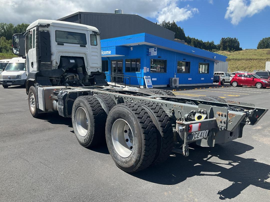 Photo '6' of Sinotruk C7 Cab Chassis