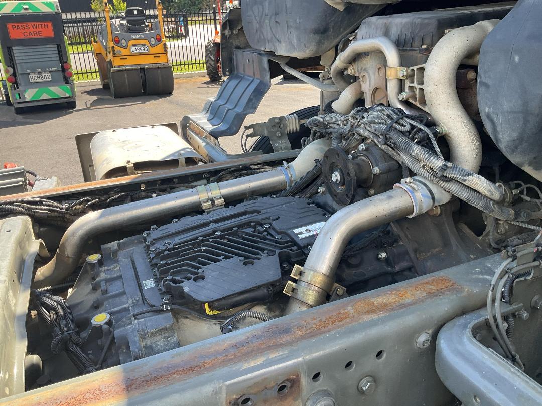 Photo '17' of Sinotruk C7 Cab Chassis