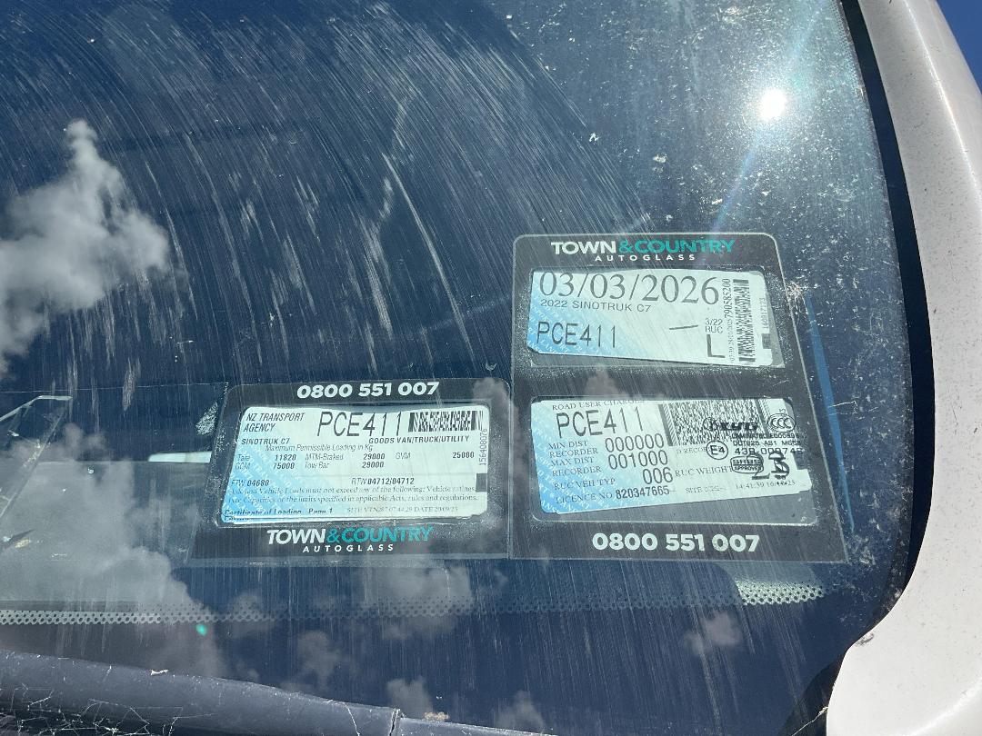 Photo '16' of Sinotruk C7 Cab Chassis