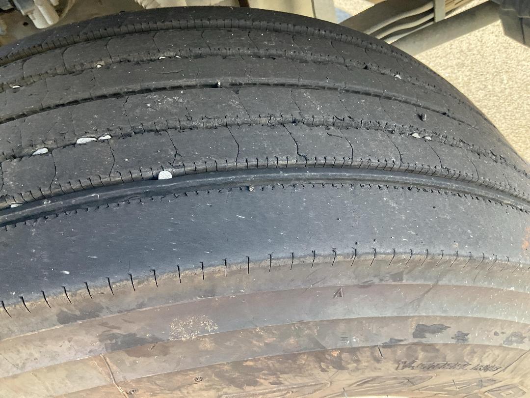 Photo '20' of Sinotruk C7 Cab Chassis