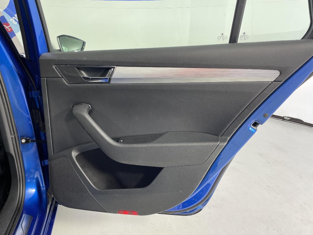 Photo '19' of Skoda Superb Photo '19' of Skoda Superb