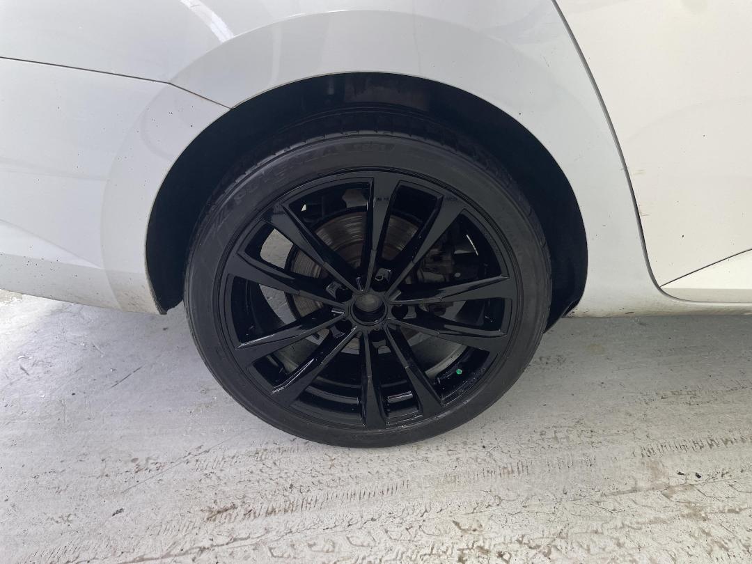 Photo '12' of Skoda Superb