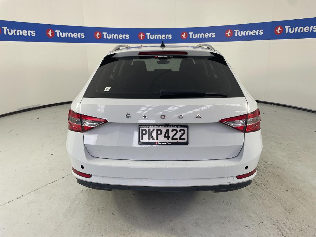 Photo '6' of Skoda Superb