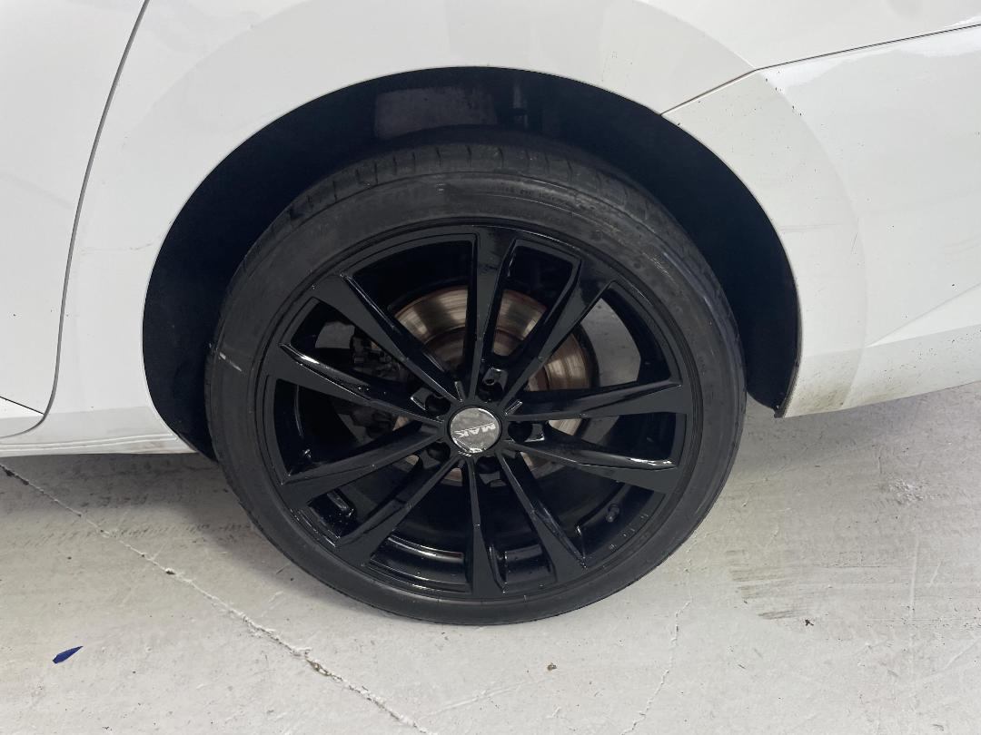 Photo '11' of Skoda Superb